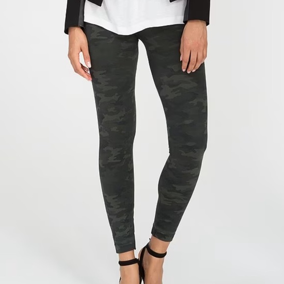 SPANX green camo Seamless Shaping Leggings - Picture 2 of 9